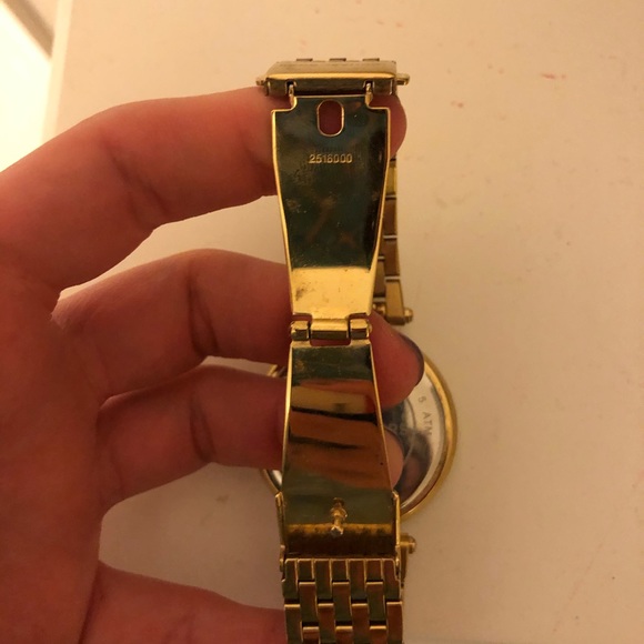 Michael Kors gold watch - Picture 3 of 6